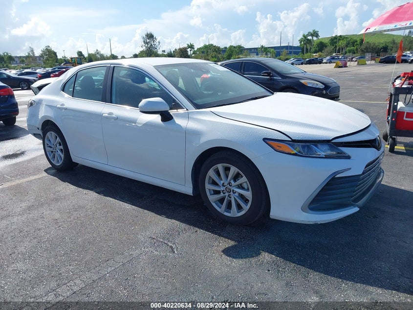 TOYOTA CAMRY LE 2023