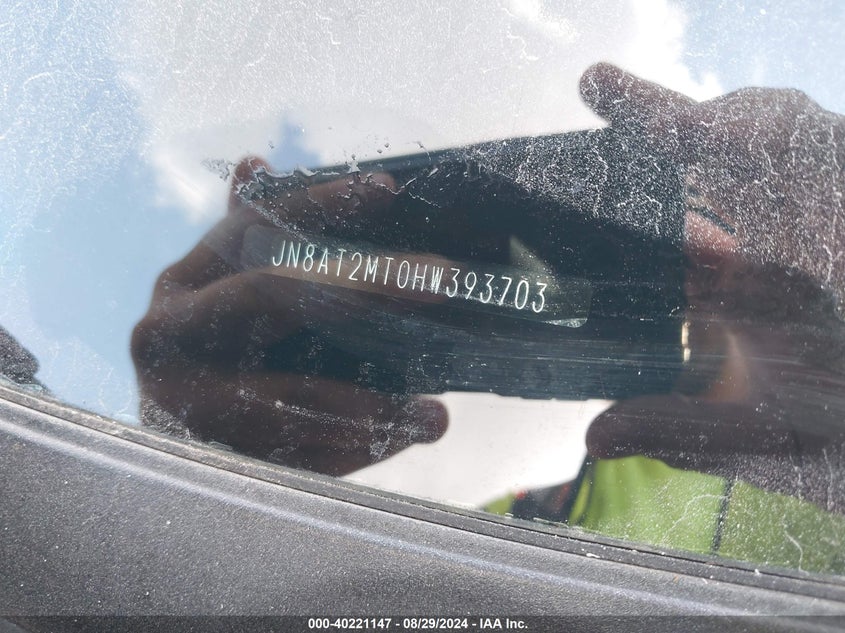 2017 NISSAN ROGUE SL - JN8AT2MT0HW393703