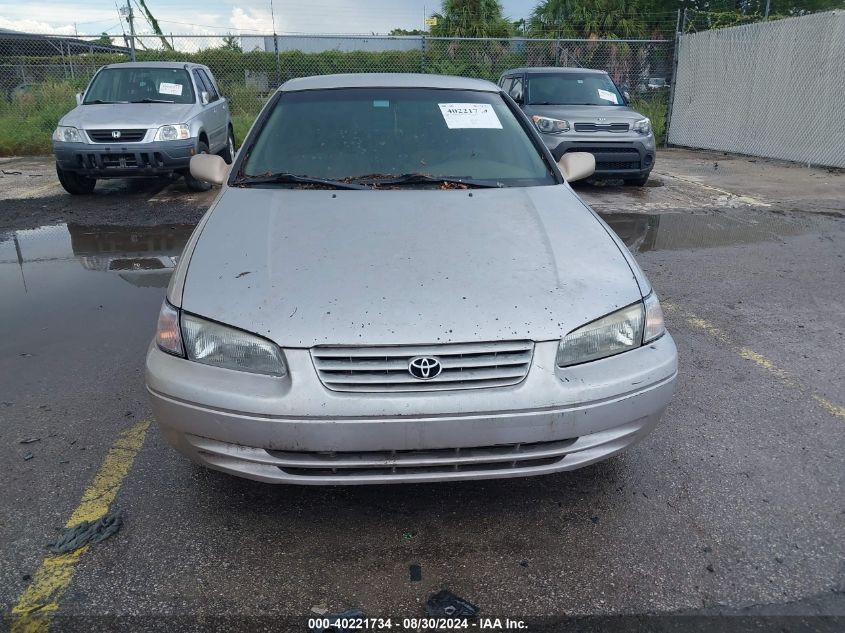 1997 Toyota Camry Le VIN: 4T1BG22K0VU129432 Lot: 40221734