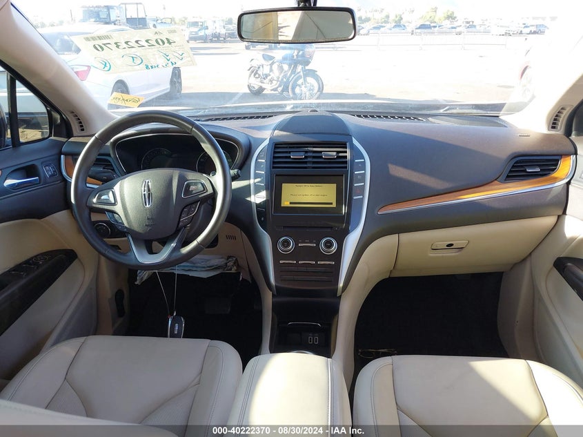VIN 5LMCJ2C90JUL30983 2018 LINCOLN MKC SELECT
