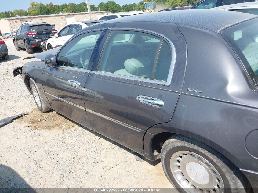 2001 Lincoln Town Car Executive VIN: 1LNHM81W91Y671691 Lot: 40222529