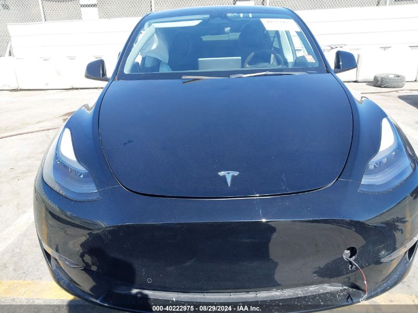 2022 Tesla Model Y Performance Dual Motor All-Wheel Drive VIN: 7SAYGDEF2NF381686 Lot: 40222975