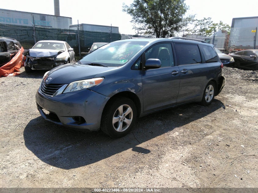 2014 TOYOTA SIENNA LE V6 8 PASSENGER - 5TDKK3DC0ES419219