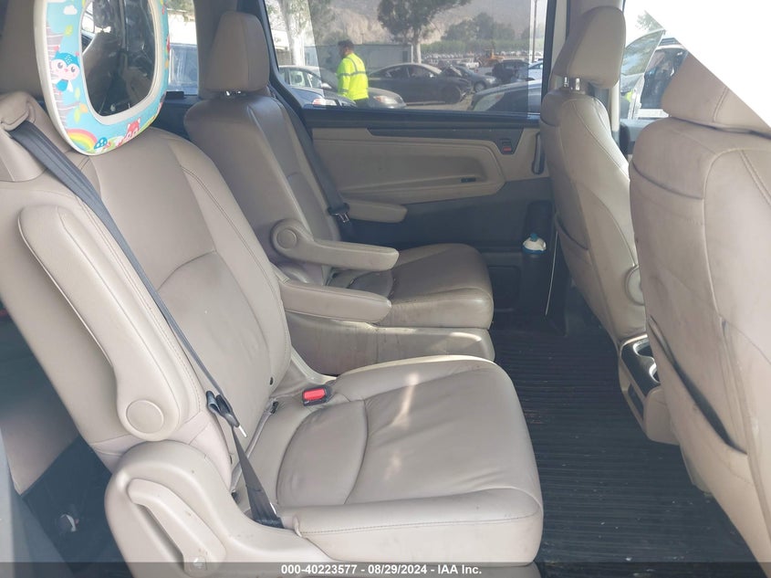 VIN 5FNRL6H84NB023687 2022 HONDA ODYSSEY TOURING