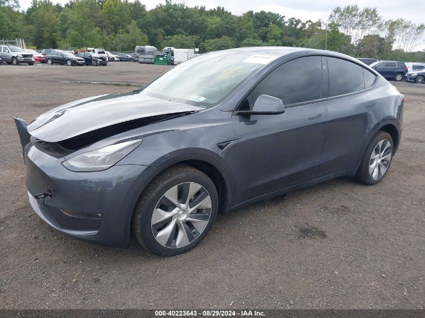 7SAYGDEE8PF804409 2023 TESLA MODEL Y - Image 2