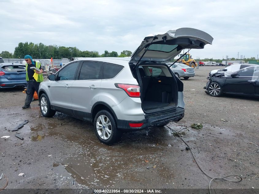 2017 FORD ESCAPE SE - 1FMCU0G92HUB04334