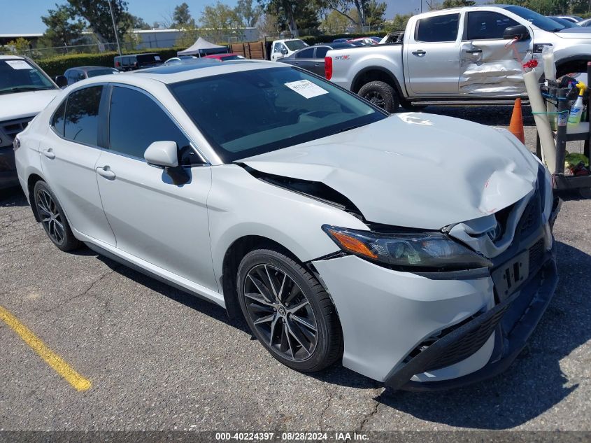 4T1T11AK4NU046944 2022 TOYOTA CAMRY - Image 1