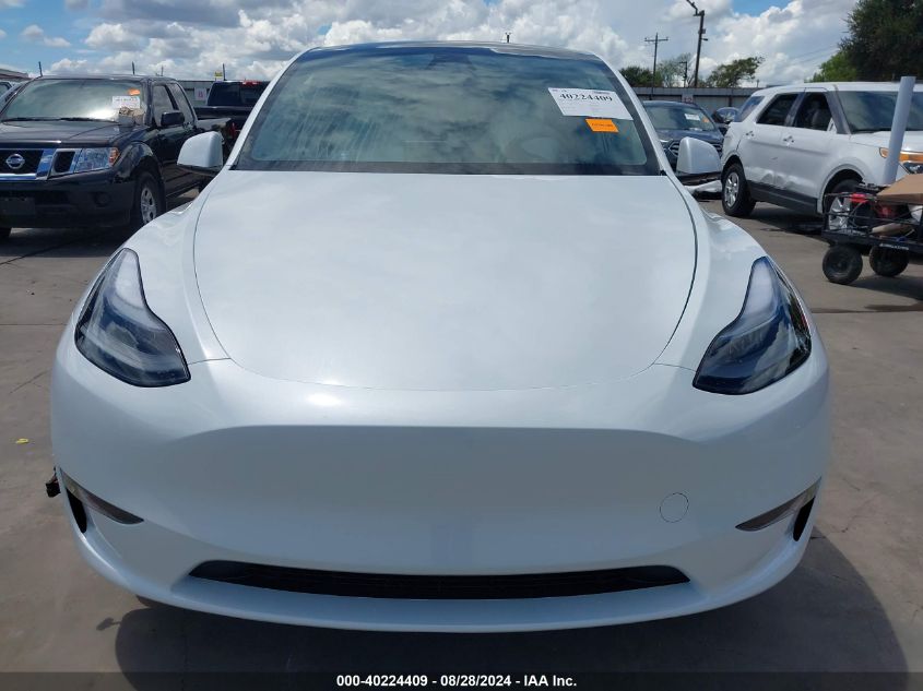 2024 Tesla Model Y Long Range Dual Motor All-Wheel Drive VIN: 7SAYGAEE1RF120643 Lot: 40224409