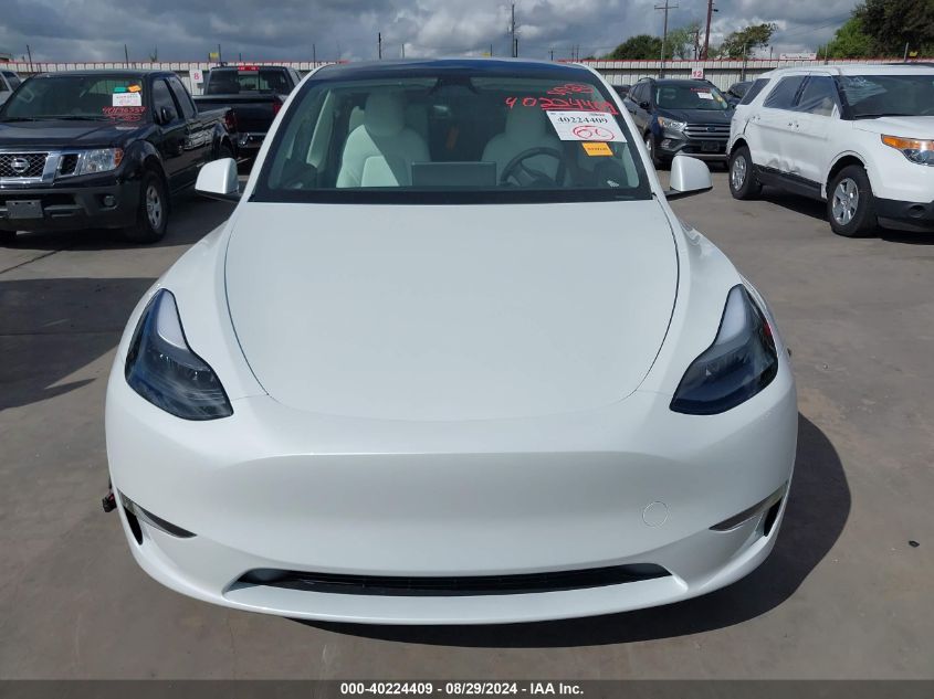 2024 Tesla Model Y Long Range Dual Motor All-Wheel Drive VIN: 7SAYGAEE1RF120643 Lot: 40224409