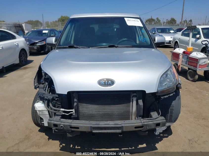 2011 Kia Soul + VIN: KNDJT2A28B7712919 Lot: 40224636