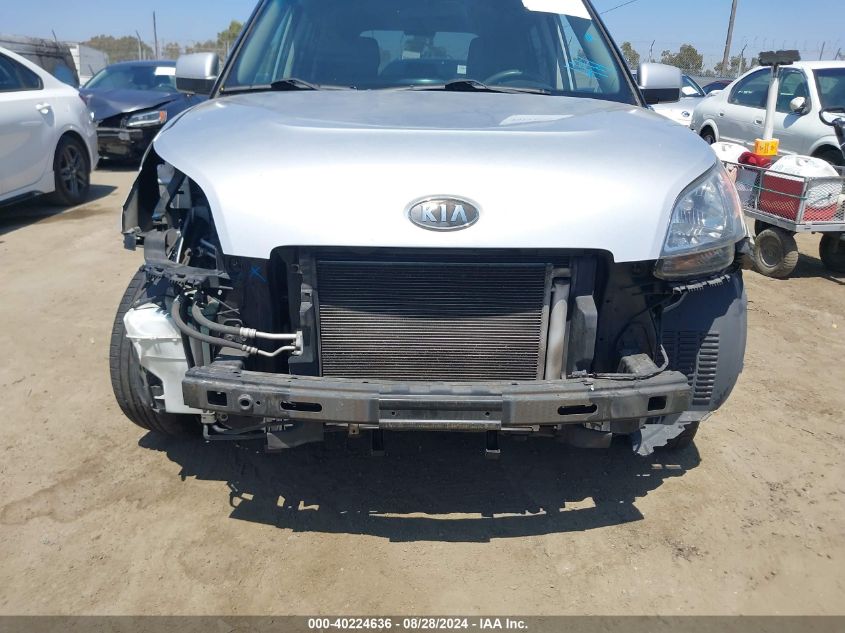 2011 Kia Soul + VIN: KNDJT2A28B7712919 Lot: 40224636