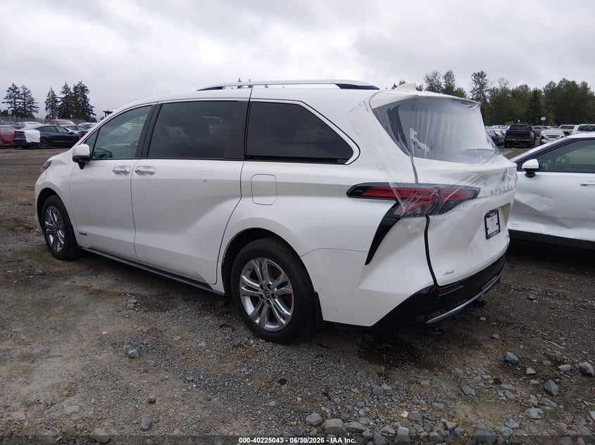 2021 TOYOTA SIENNA auction photo 3
