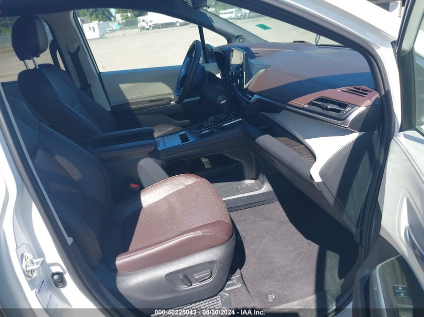 2021 TOYOTA SIENNA auction photo 5