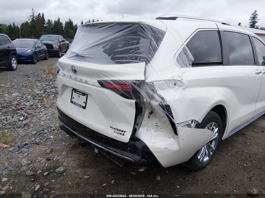2021 TOYOTA SIENNA auction photo 6