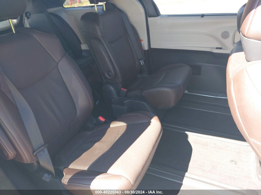 2021 TOYOTA SIENNA auction photo 8