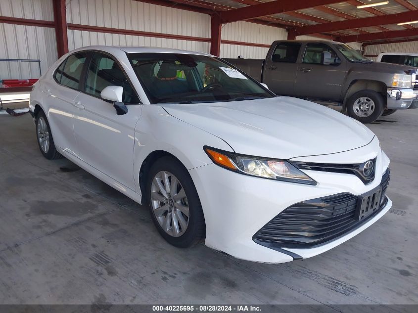 4T1B11HK3JU580500 2018 TOYOTA CAMRY - Image 1