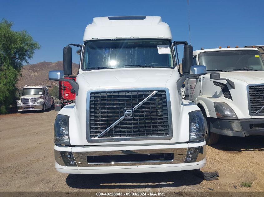 2017 Volvo Vnl VIN: 4V4NC9EH9HN992030 Lot: 40225843