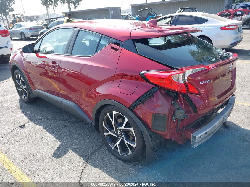 VIN NMTKHMBX4JR011132 2018 TOYOTA C-HR XLE PREMIUM
