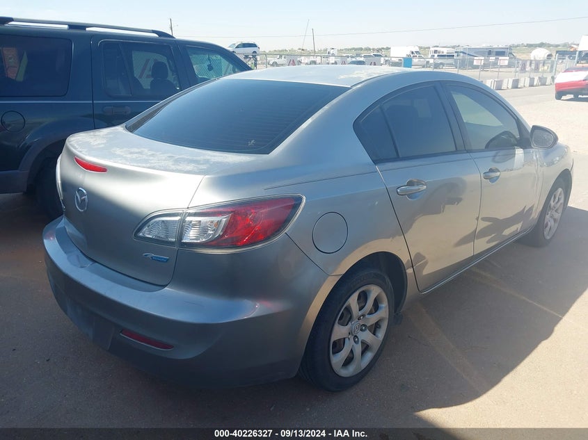 2013 MAZDA MAZDA3 I SPORT - JM1BL1UPXD1755735