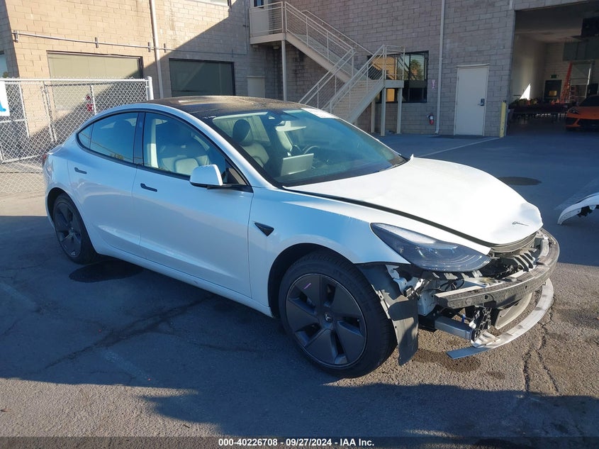 2022 TESLA MODEL 3  (VIN: 5YJ3E1EB8NF322957)