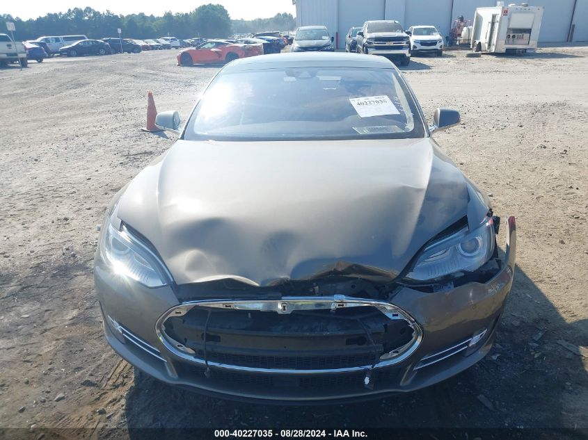 2016 Tesla Model S 60/70/75/85 VIN: 5YJSA1E1XGF126620 Lot: 40227035