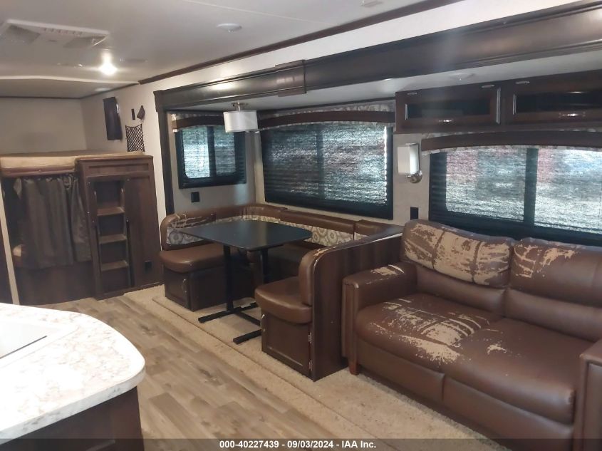 2018 Jayco Jayflight M-28Bhbe VIN: 1UJBJ0BR8J1TC0093 Lot: 40227439