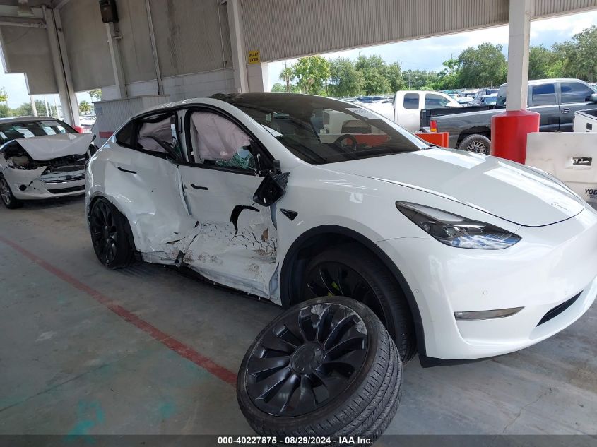 7SAYGDEF4NF456484 2022 TESLA MODEL Y - Image 1