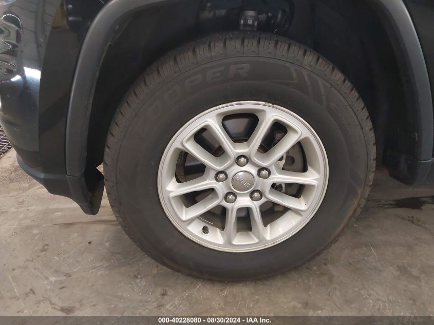 VIN 1C4RJFAG7JC127220 2018 JEEP GRAND CHEROKEE LAREDO E 4X4