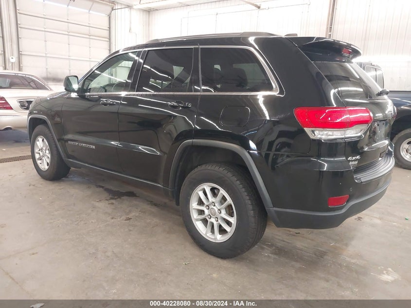 VIN 1C4RJFAG7JC127220 2018 JEEP GRAND CHEROKEE LAREDO E 4X4