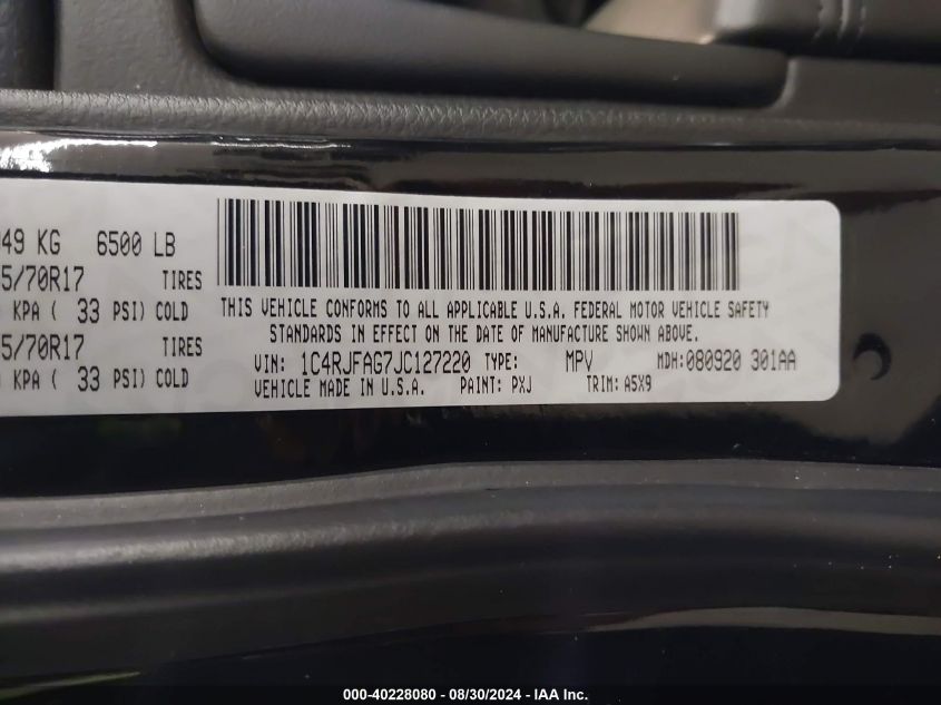VIN 1C4RJFAG7JC127220 2018 JEEP GRAND CHEROKEE LAREDO E 4X4