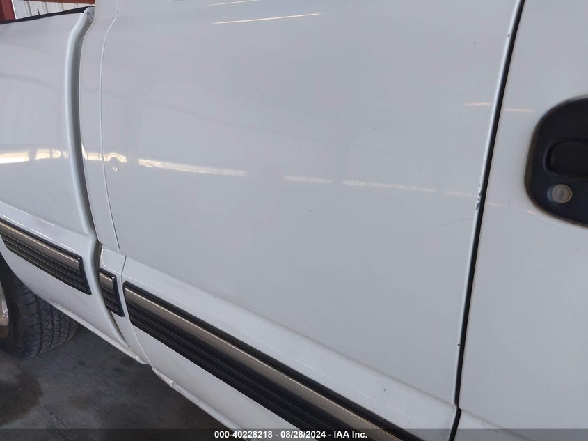 2002 Chevrolet Silverado 1500 Ls VIN: 2GCEC19V621216704 Lot: 40228218