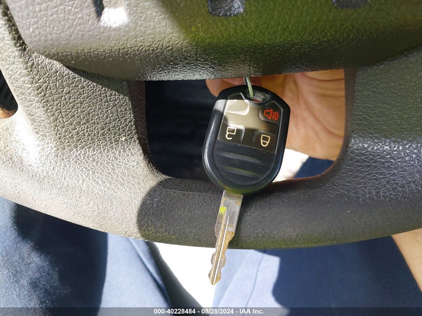 2015 Ford F-250 Xl VIN: 1FT7X2BT4FED72353 Lot: 40228484