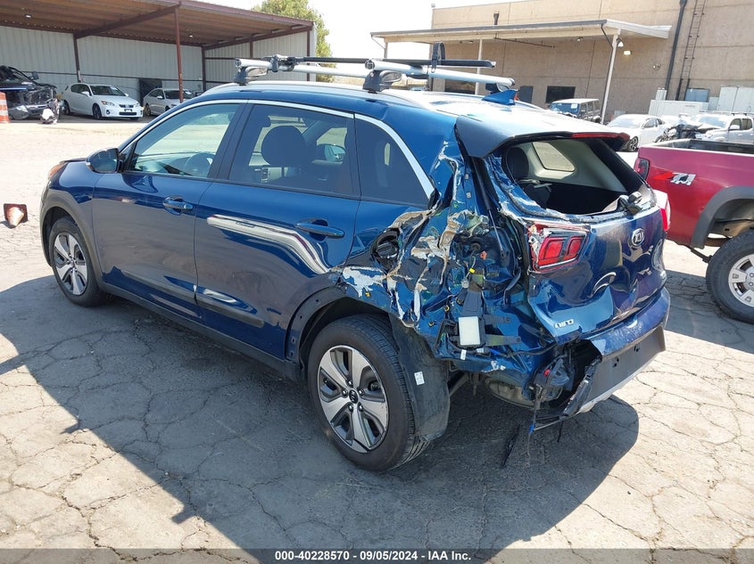VIN KNDCE3LC0J5126854 2018 KIA NIRO EX