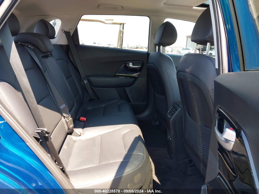 VIN KNDCE3LC0J5126854 2018 KIA NIRO EX