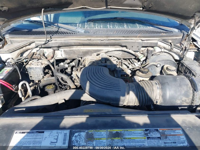 2000 Ford Expedition Xlt VIN: 1FMRU1567YLC25469 Lot: 40228798