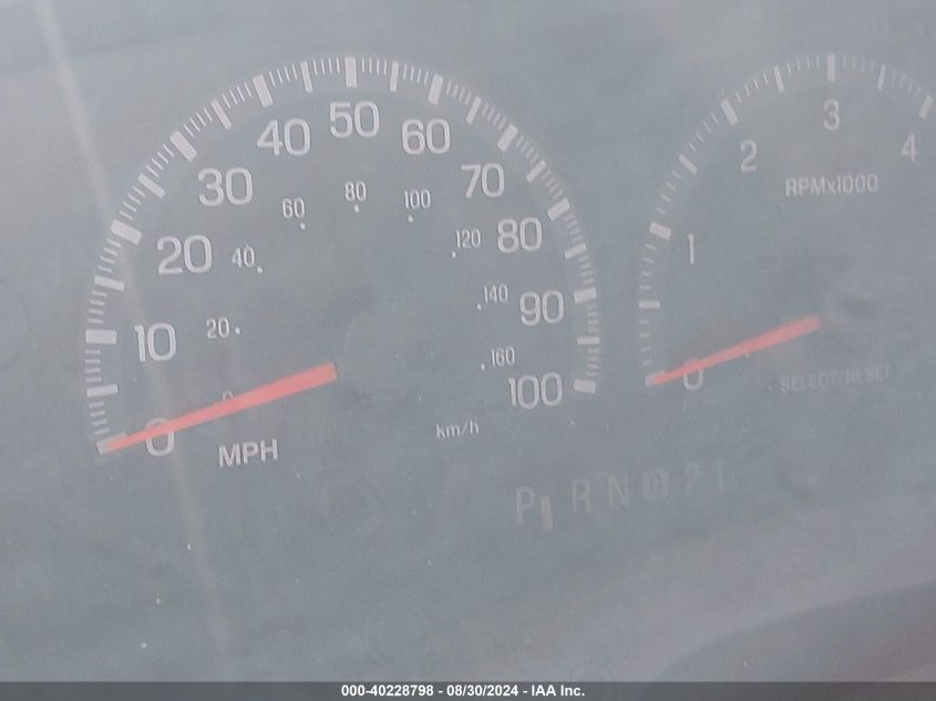 2000 Ford Expedition Xlt VIN: 1FMRU1567YLC25469 Lot: 40228798