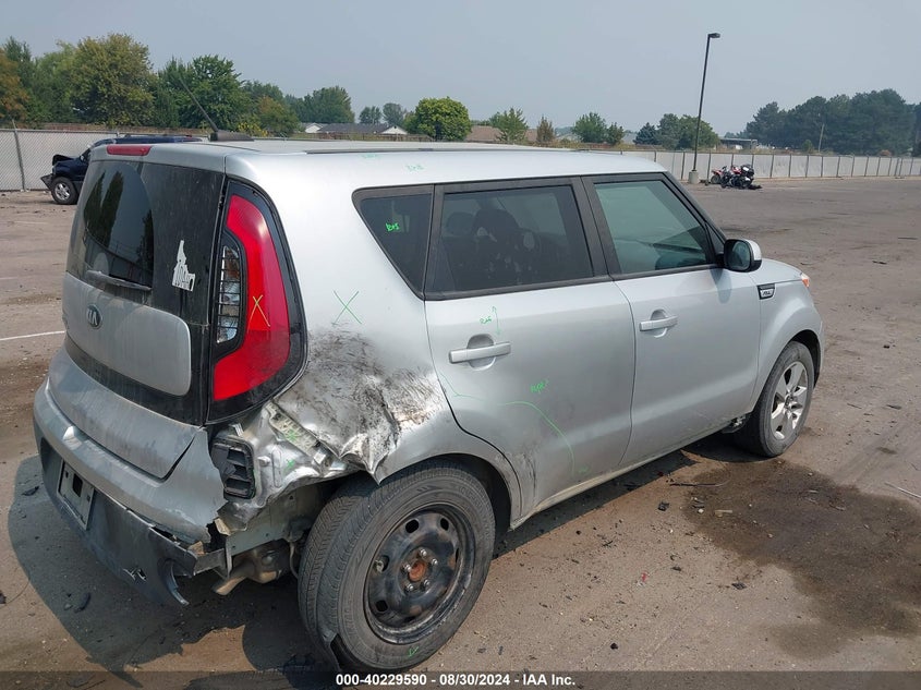 2018 KIA SOUL VIN: KNDJN2A27J7581118