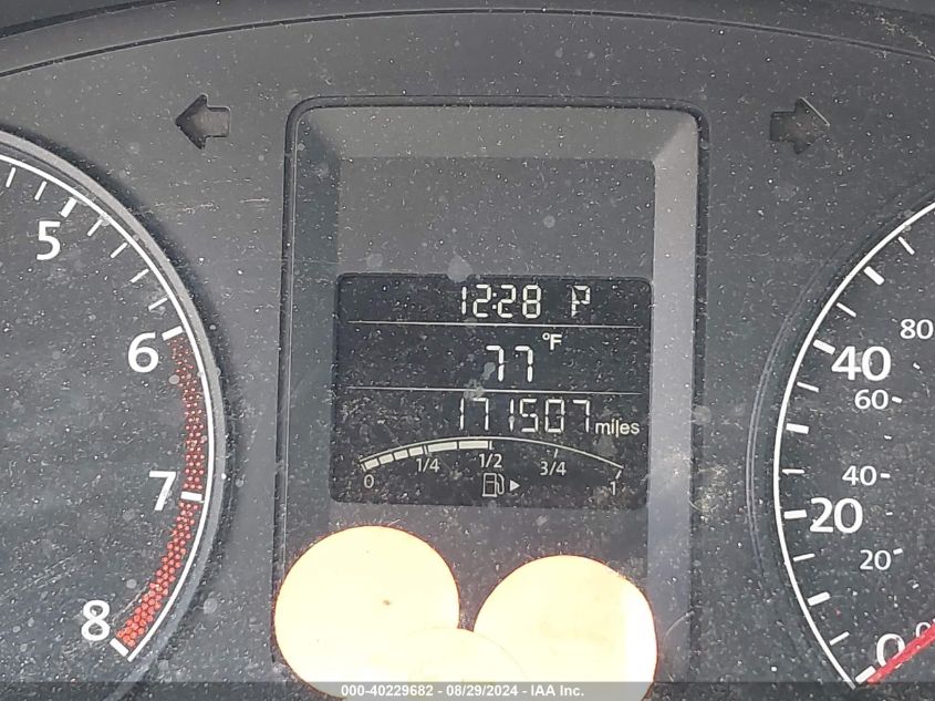 2013 VOLKSWAGEN JETTA 2.0L S - 3VW2K7AJ4DM367373