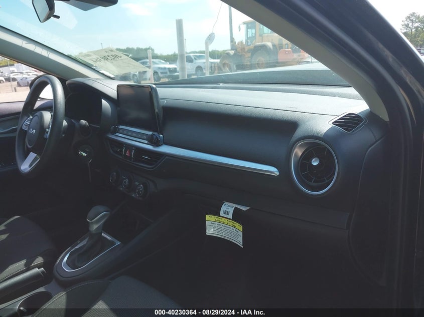 VIN 3KPF24AD5PE642969 2023 KIA FORTE LXS