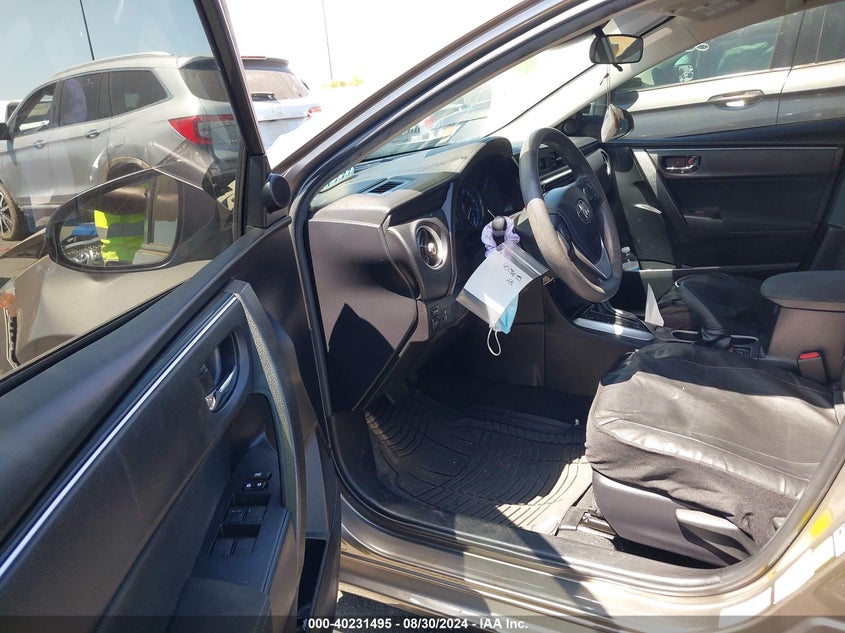 VIN 2T1BURHE3KC232697 2019 TOYOTA COROLLA LE