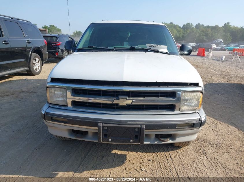 1996 Chevrolet Blazer VIN: 1GNDT13W2T2203227 Lot: 40231923