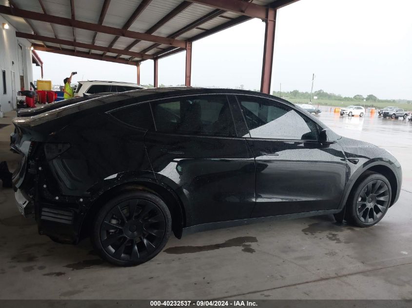 2024 Tesla Model Y Long Range Dual Motor All-Wheel Drive/Rwd VIN: 7SAYGDED8RF053547 Lot: 40232537