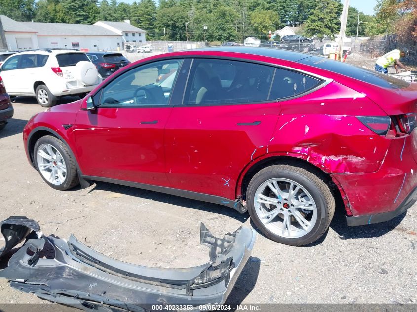 2024 Tesla Model Y Long Range Dual Motor All-Wheel Drive VIN: 7SAYGDEE4RA239771 Lot: 40233353