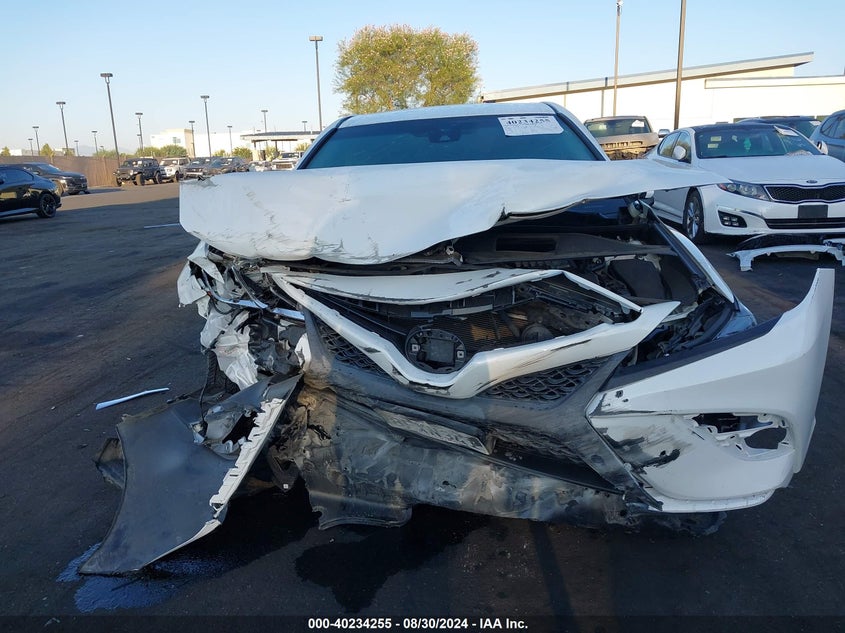 2018 TOYOTA CAMRY SE - 4T1B11HK0JU672373