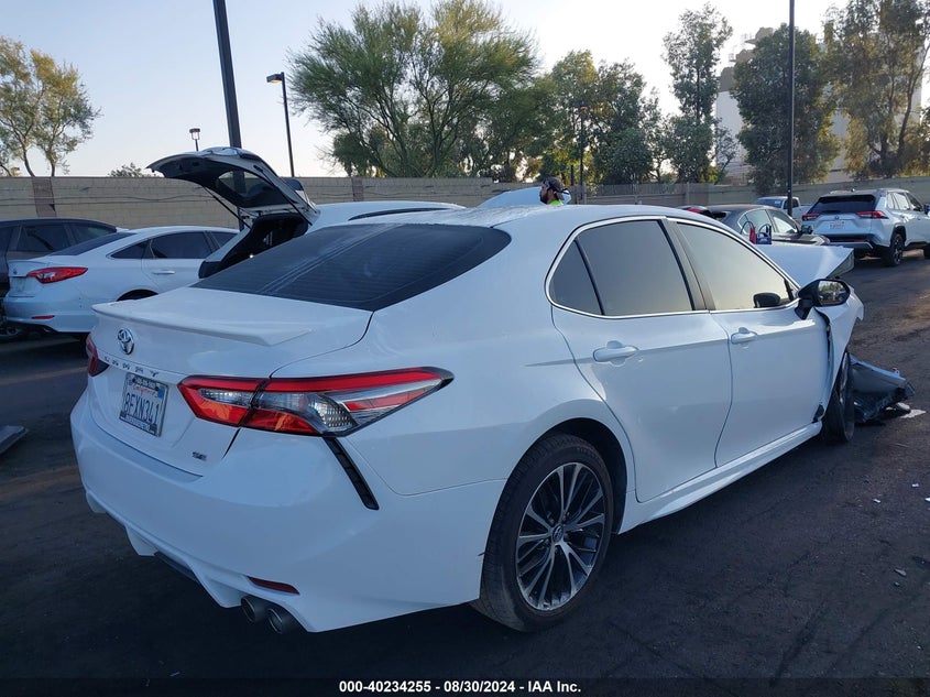 2018 TOYOTA CAMRY SE - 4T1B11HK0JU672373