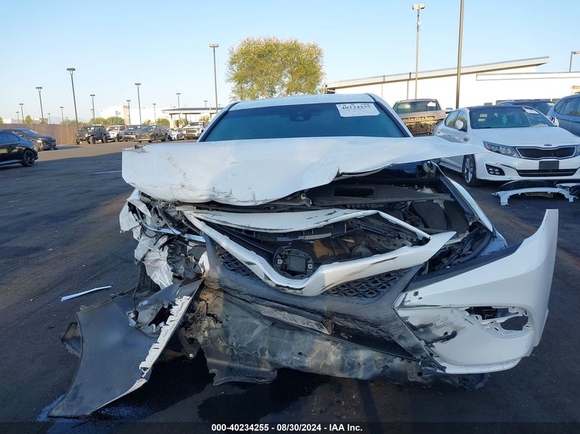 2018 TOYOTA CAMRY SE - 4T1B11HK0JU672373