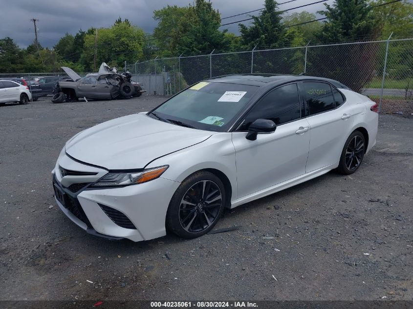 4T1B61HK2JU016399 2018 TOYOTA CAMRY - Image 2