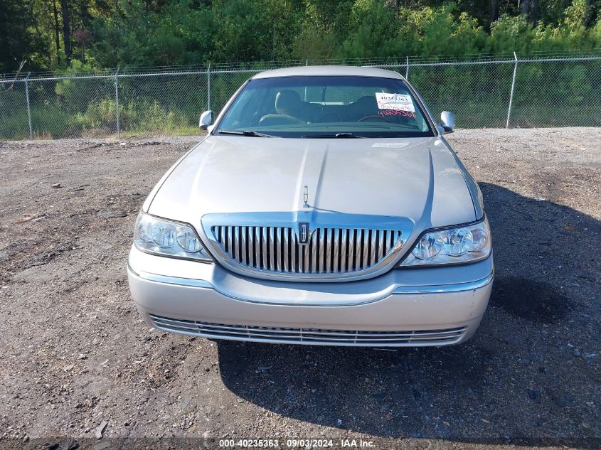 2LNHM82VX9X636613 2009 Lincoln Town Car Signature Limited