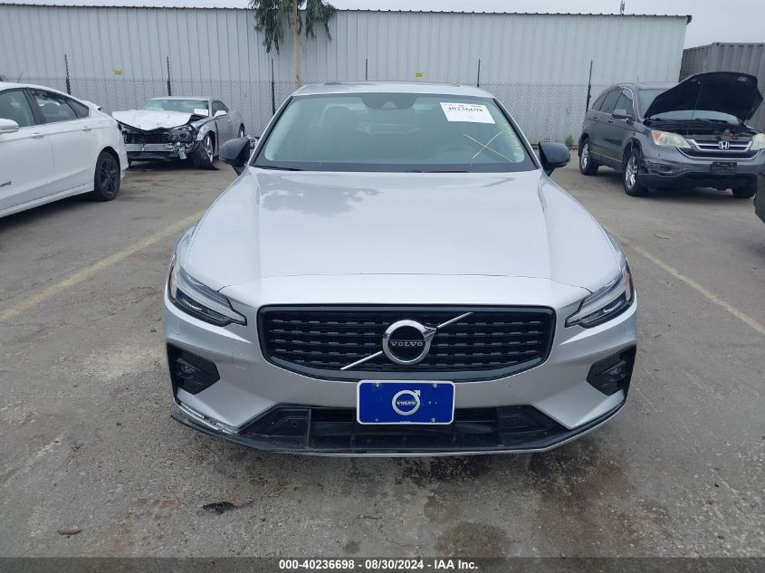 7JRL12TZ3NG162821 2022 Volvo S60 B5 Momentum