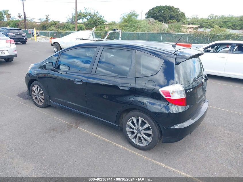 2013 HONDA FIT SPORT - JHMGE8H52DC060573